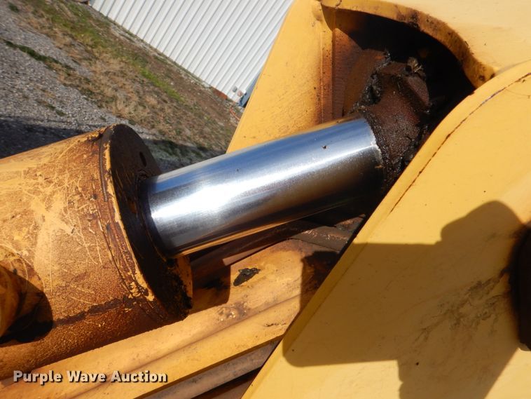 image for item DJ0362 2005 New Holland LB75B  backhoe