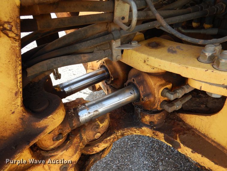 image for item DJ0362 2005 New Holland LB75B  backhoe