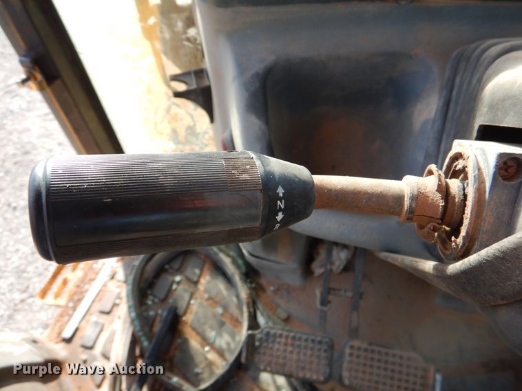 image for item DJ0362 2005 New Holland LB75B  backhoe