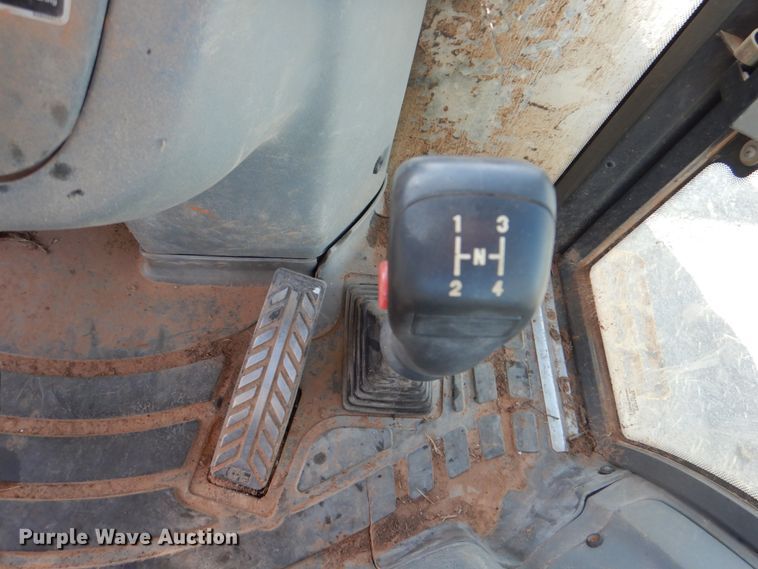 image for item DJ0362 2005 New Holland LB75B  backhoe