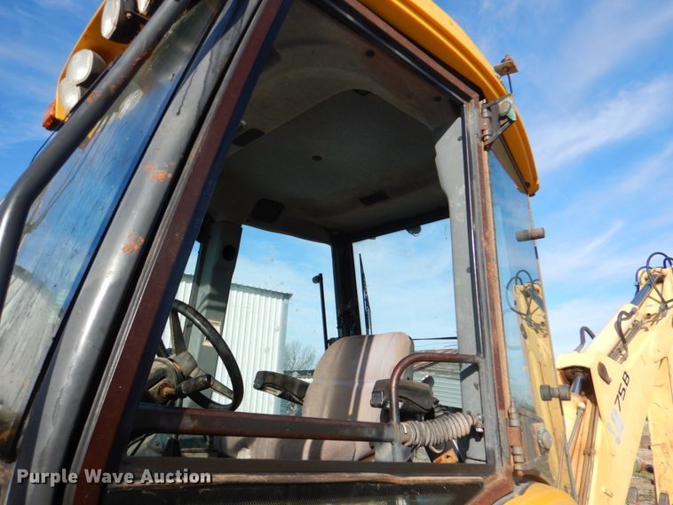 image for item DJ0362 2005 New Holland LB75B  backhoe