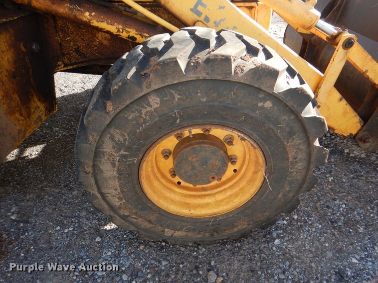 image for item DJ0362 2005 New Holland LB75B  backhoe