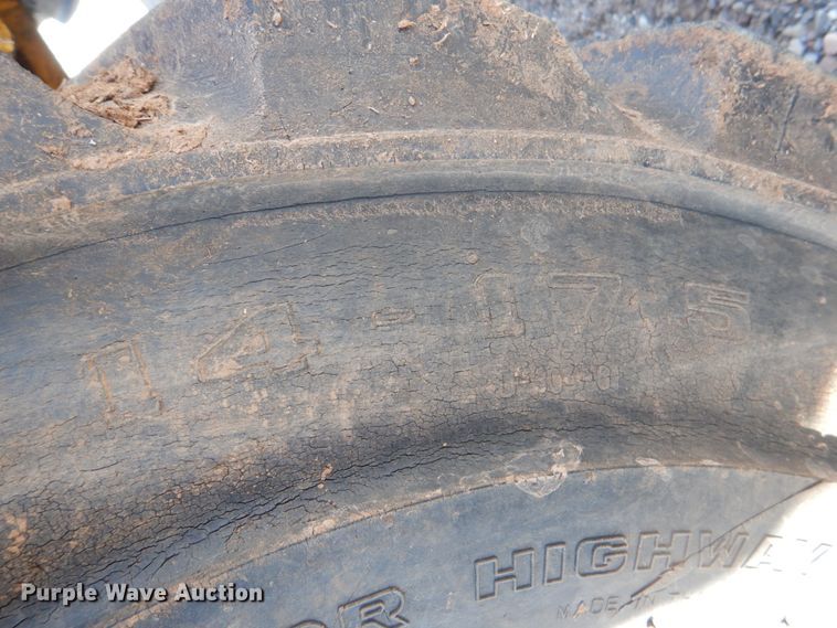 image for item DJ0362 2005 New Holland LB75B  backhoe