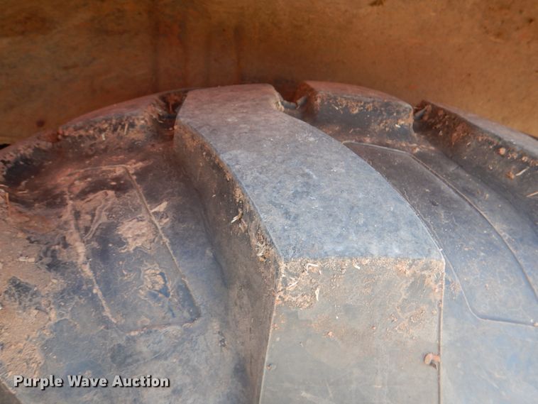 image for item DJ0362 2005 New Holland LB75B  backhoe