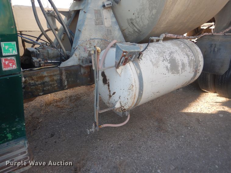 image for item DJ4813 1993 Ford L8000  ready mix truck