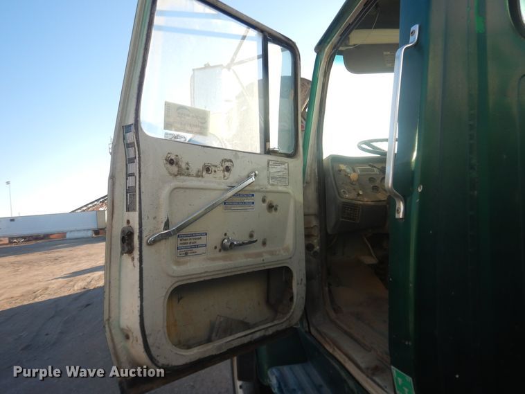 image for item DJ4813 1993 Ford L8000  ready mix truck
