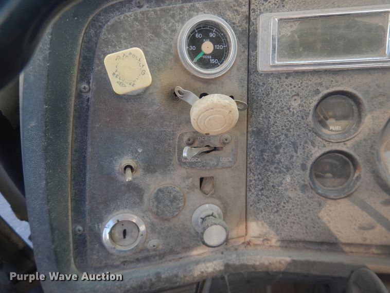 image for item DJ4813 1993 Ford L8000  ready mix truck