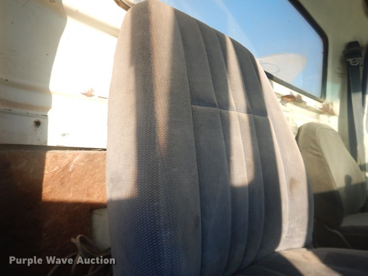 image for item DJ4813 1993 Ford L8000  ready mix truck