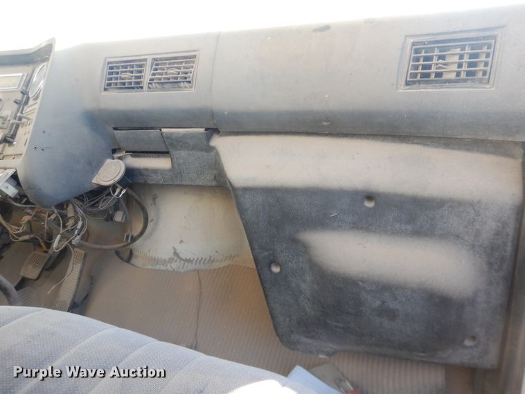 image for item DJ4813 1993 Ford L8000  ready mix truck