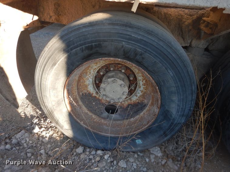 image for item DJ4813 1993 Ford L8000  ready mix truck