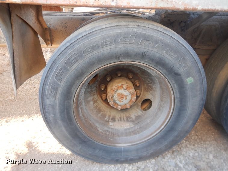 image for item DJ4813 1993 Ford L8000  ready mix truck