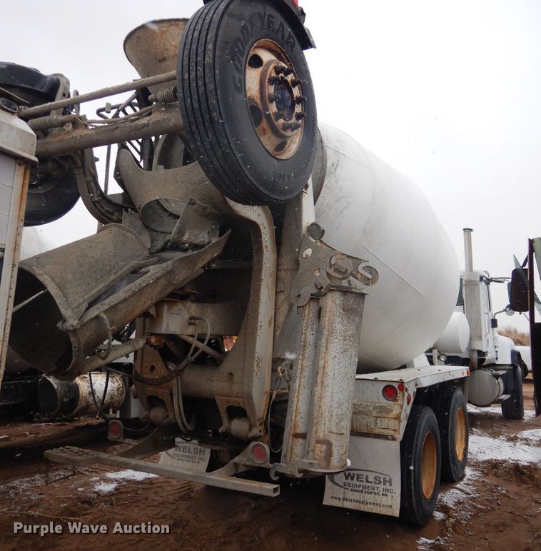 image for item DJ4817 2005 International Paystar 5500i  ready mix truck