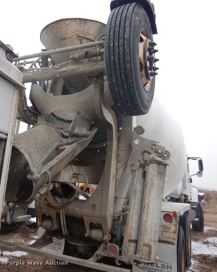 image for item DJ4817 2005 International Paystar 5500i  ready mix truck