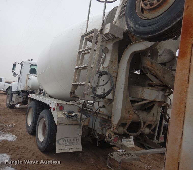 image for item DJ4817 2005 International Paystar 5500i  ready mix truck