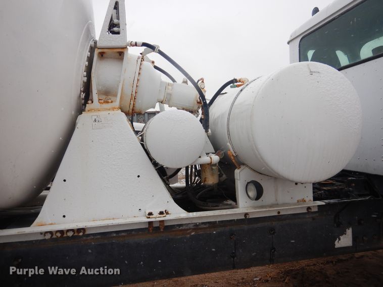 image for item DJ4817 2005 International Paystar 5500i  ready mix truck