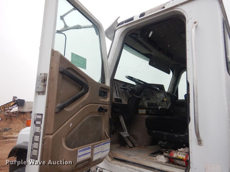 image for item DJ4817 2005 International Paystar 5500i  ready mix truck