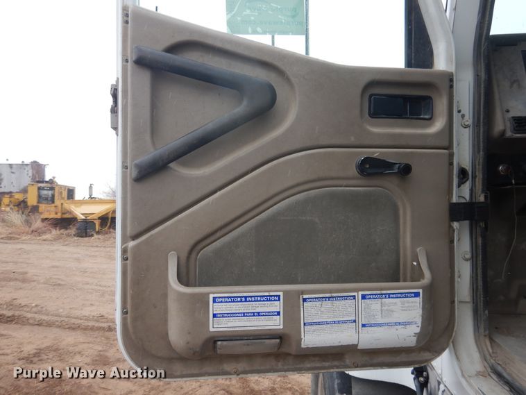 image for item DJ4817 2005 International Paystar 5500i  ready mix truck