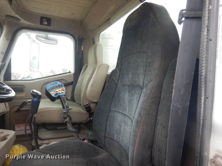 image for item DJ4817 2005 International Paystar 5500i  ready mix truck