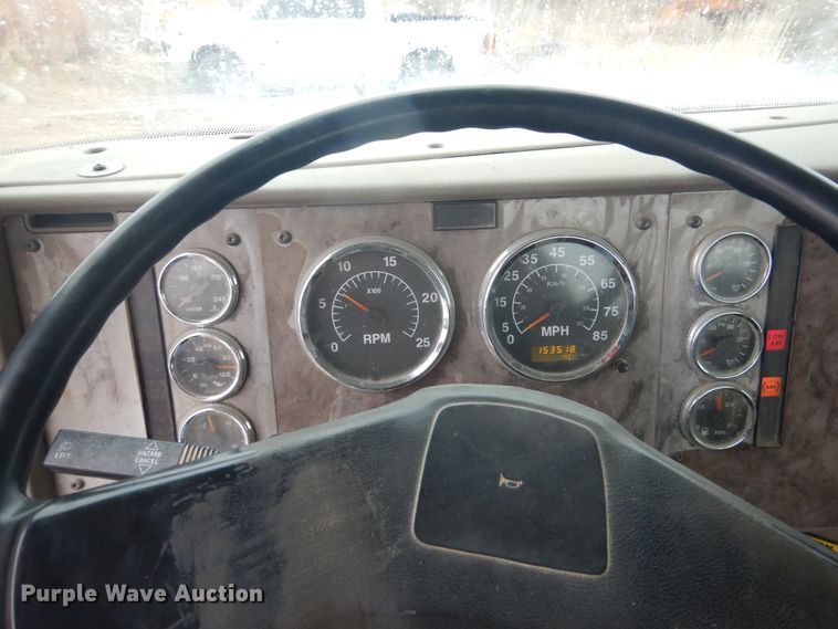 image for item DJ4817 2005 International Paystar 5500i  ready mix truck