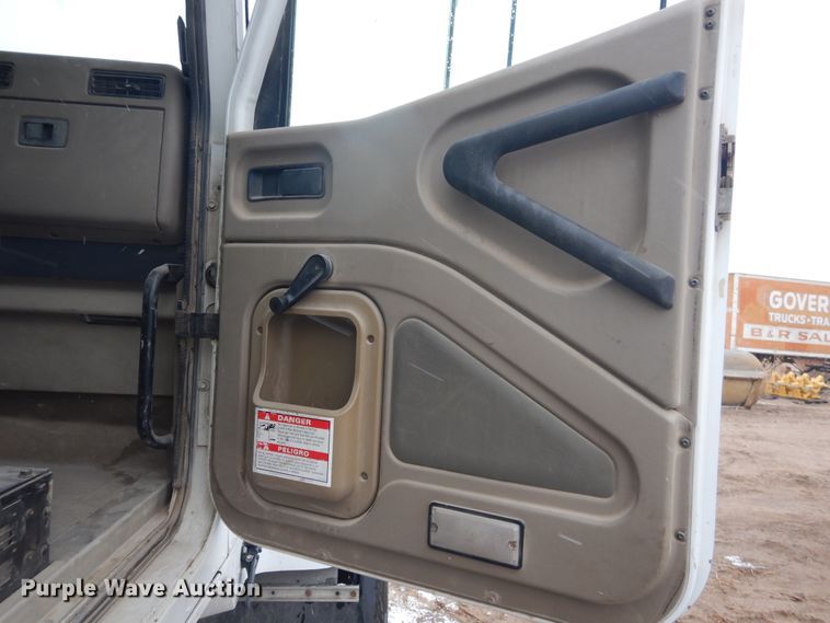 image for item DJ4817 2005 International Paystar 5500i  ready mix truck