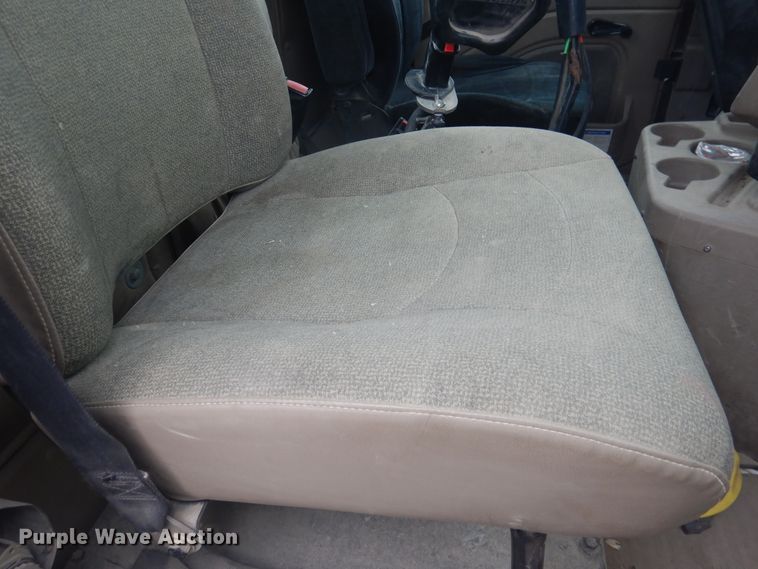 image for item DJ4817 2005 International Paystar 5500i  ready mix truck