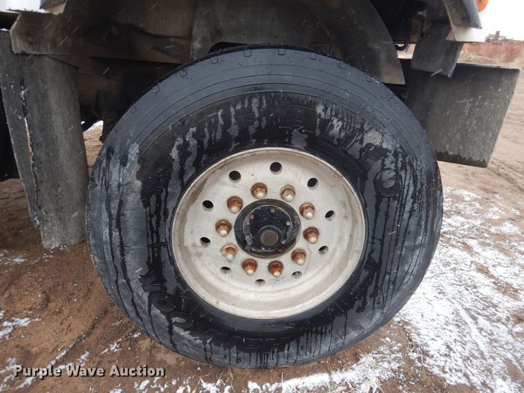 image for item DJ4817 2005 International Paystar 5500i  ready mix truck