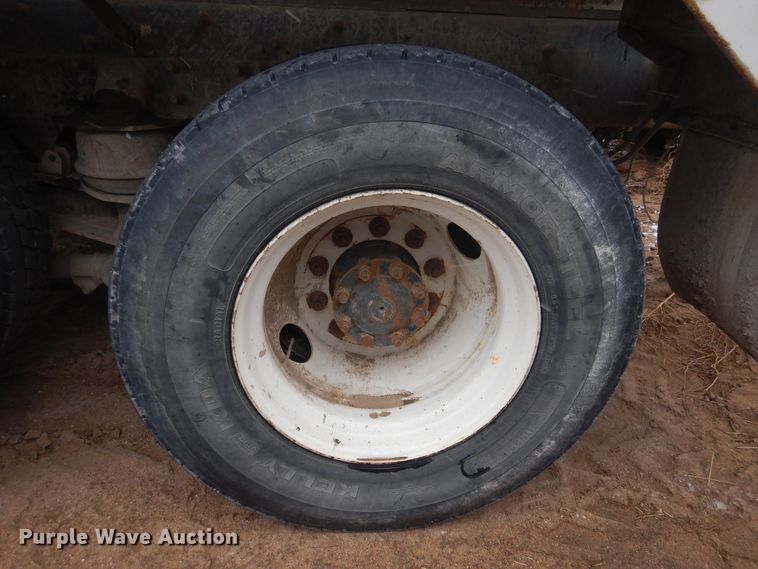 image for item DJ4817 2005 International Paystar 5500i  ready mix truck