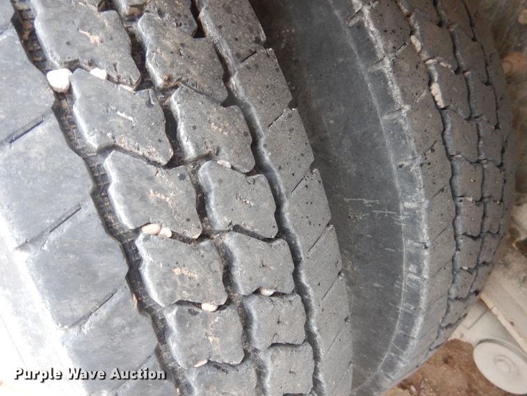 image for item DJ4817 2005 International Paystar 5500i  ready mix truck