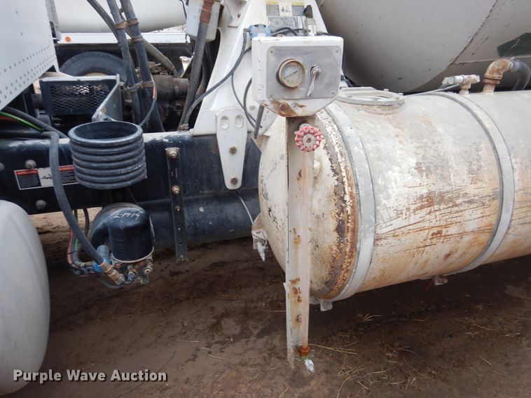 image for item DJ4818 2008 Peterbilt 340  ready mix truck