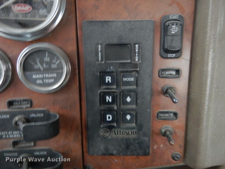 image for item DJ4818 2008 Peterbilt 340  ready mix truck