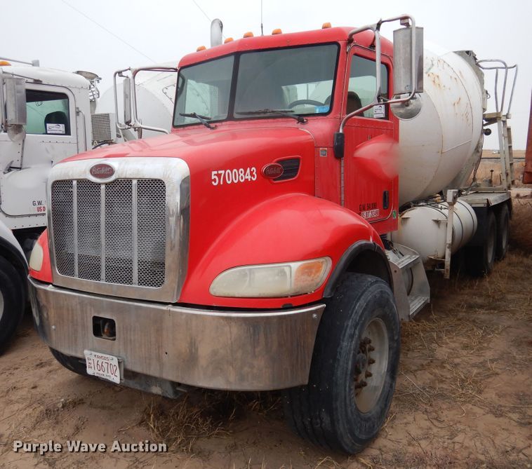 image for item DJ4819 2008 Peterbilt 340  ready mix truck
