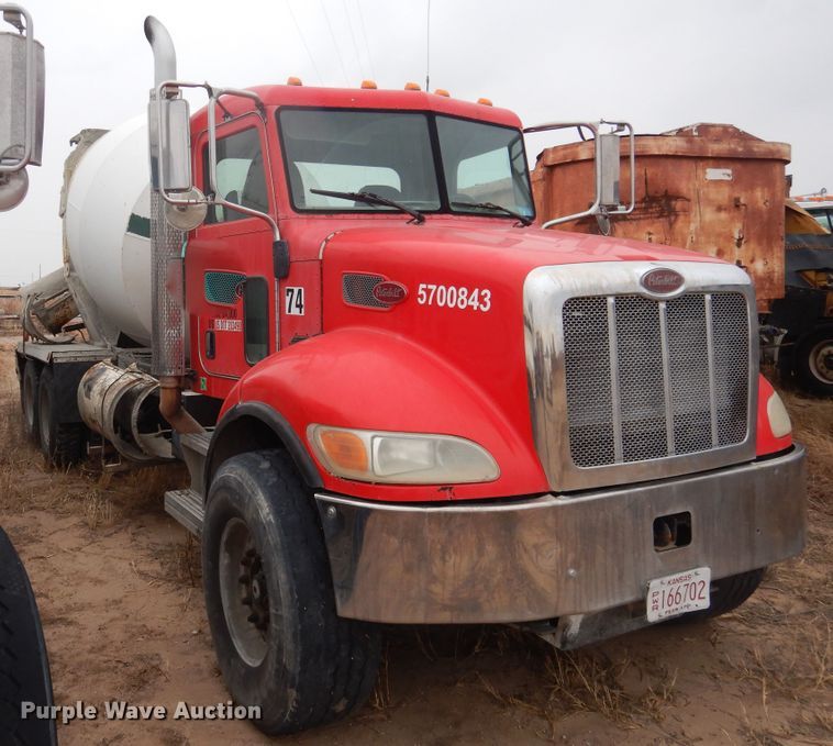 image for item DJ4819 2008 Peterbilt 340  ready mix truck