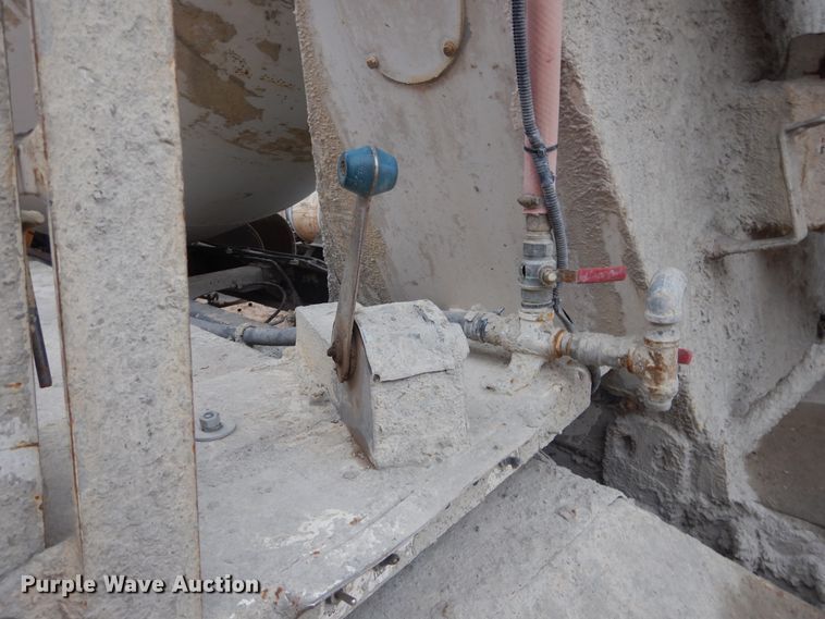 image for item DJ4819 2008 Peterbilt 340  ready mix truck