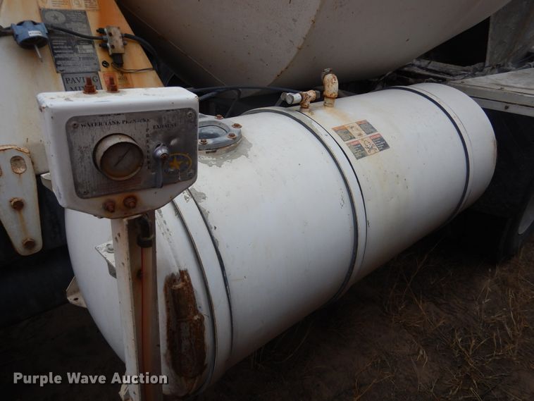 image for item DJ4819 2008 Peterbilt 340  ready mix truck