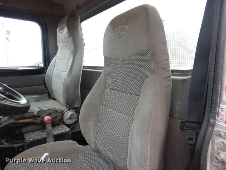 image for item DJ4819 2008 Peterbilt 340  ready mix truck