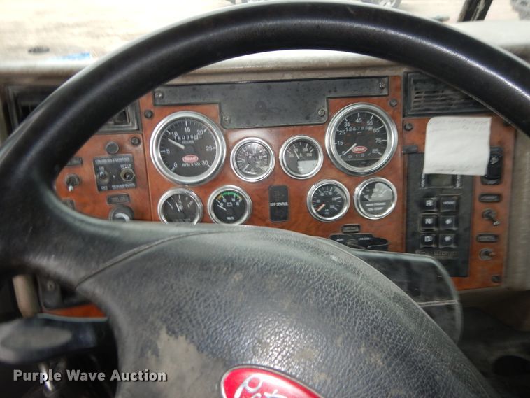 image for item DJ4819 2008 Peterbilt 340  ready mix truck