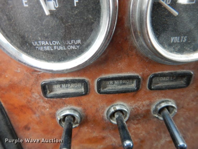 image for item DJ4819 2008 Peterbilt 340  ready mix truck