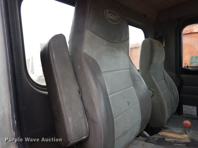 image for item DJ4819 2008 Peterbilt 340  ready mix truck