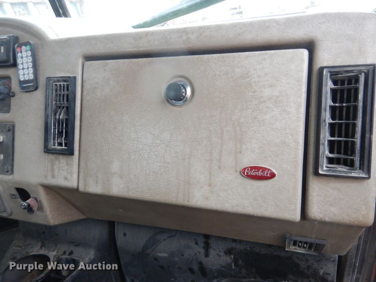 image for item DJ4819 2008 Peterbilt 340  ready mix truck