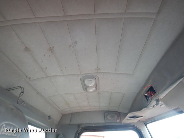 image for item DJ4819 2008 Peterbilt 340  ready mix truck