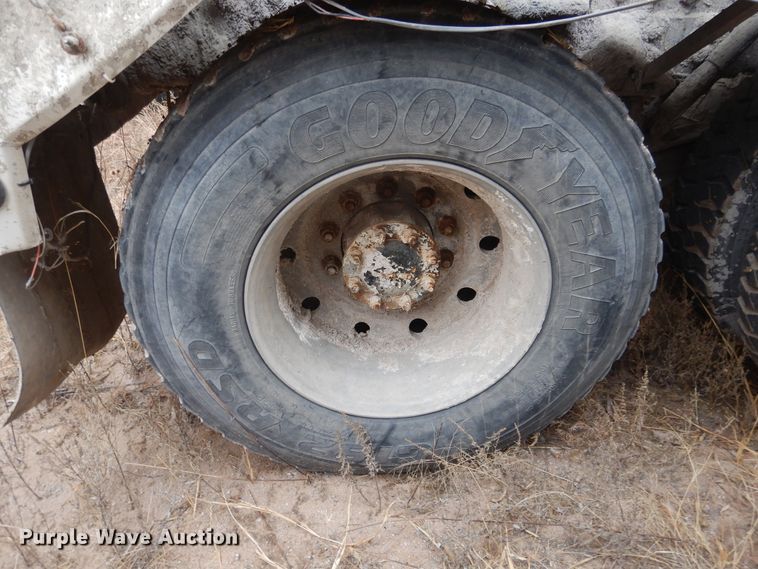 image for item DJ4819 2008 Peterbilt 340  ready mix truck