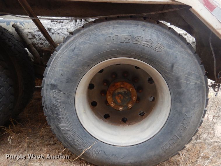 image for item DJ4819 2008 Peterbilt 340  ready mix truck