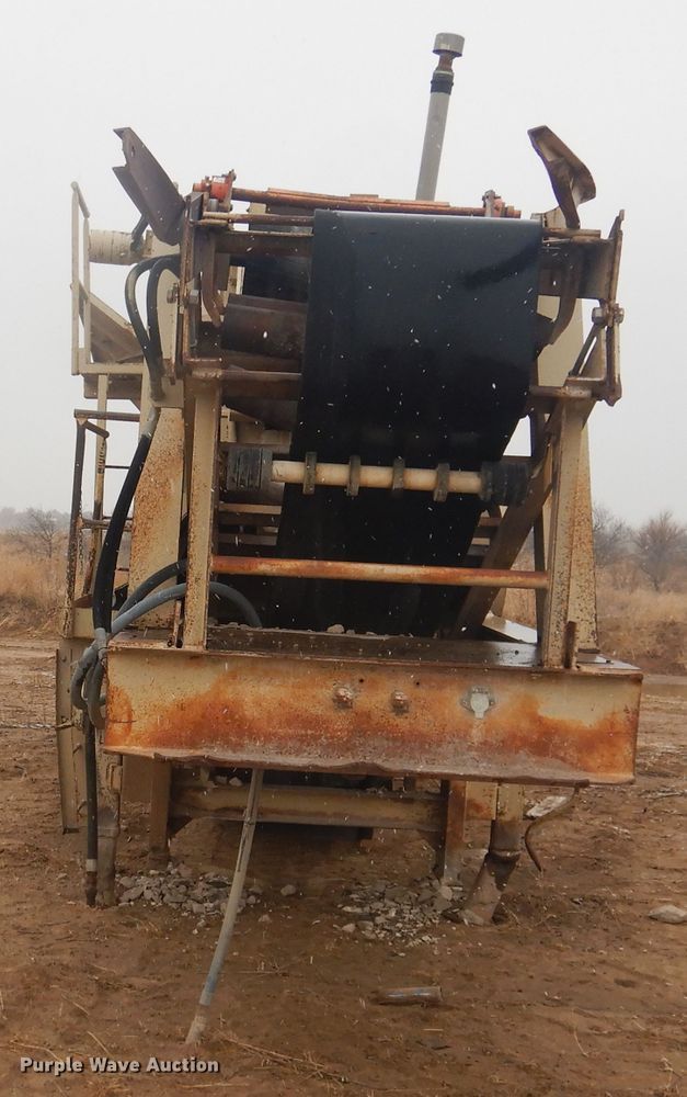 image for item DJ4840 2000 Kolberg Pioneer 4233HIS  roll crusher