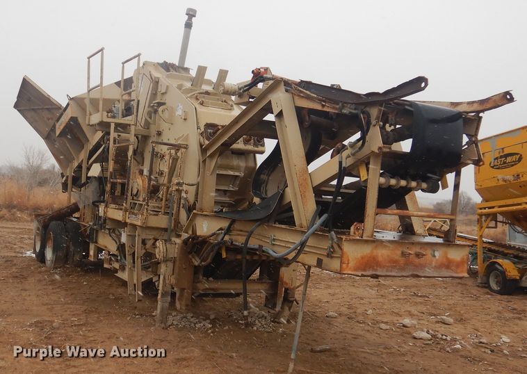 image for item DJ4840 2000 Kolberg Pioneer 4233HIS  roll crusher