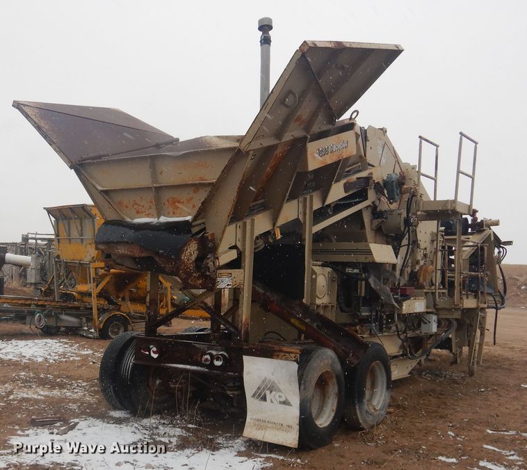 image for item DJ4840 2000 Kolberg Pioneer 4233HIS  roll crusher