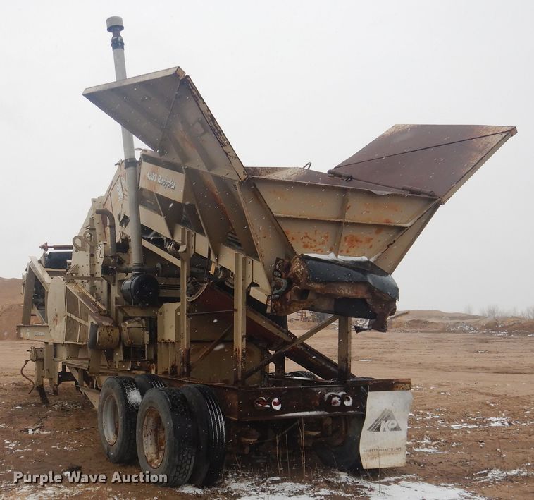 image for item DJ4840 2000 Kolberg Pioneer 4233HIS  roll crusher