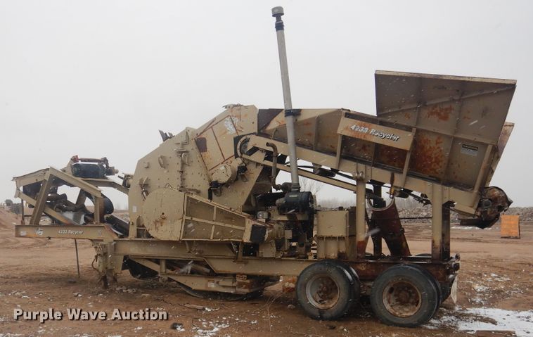 image for item DJ4840 2000 Kolberg Pioneer 4233HIS  roll crusher