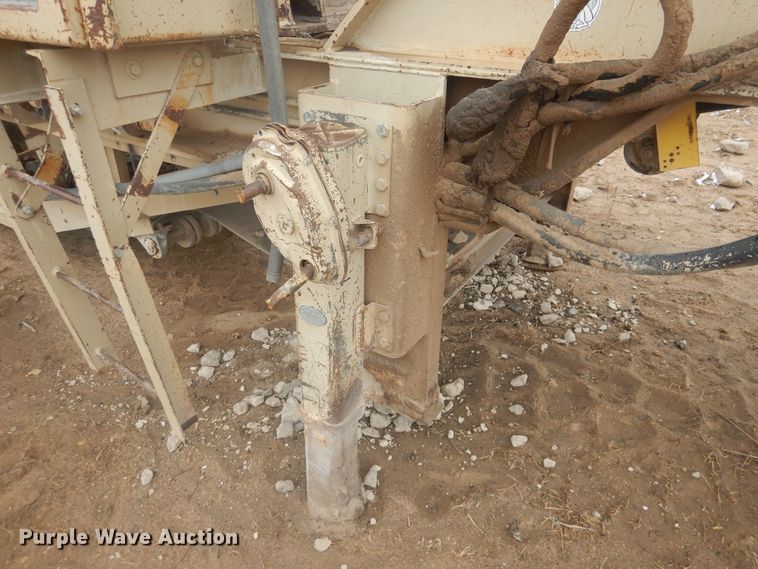 image for item DJ4840 2000 Kolberg Pioneer 4233HIS  roll crusher