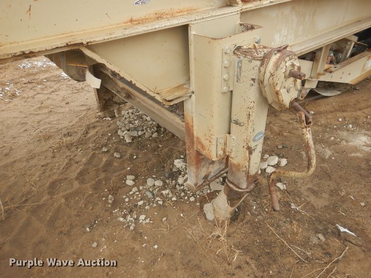 image for item DJ4840 2000 Kolberg Pioneer 4233HIS  roll crusher