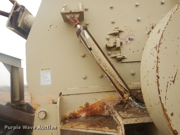 image for item DJ4840 2000 Kolberg Pioneer 4233HIS  roll crusher